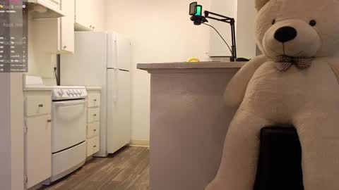 Snapshot of 007movie chatting on 01.08.25 Emily online show from 01.08.25