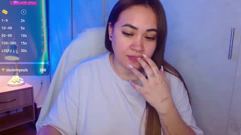 Snapshot of 0liv33 chatting on 12.17.24 Meli online show from 12.17.24