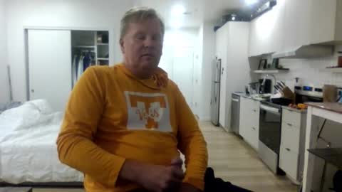 Snapshot of 1029mn chatting on 10.13.25 Takin Profits online show from 10.13.25