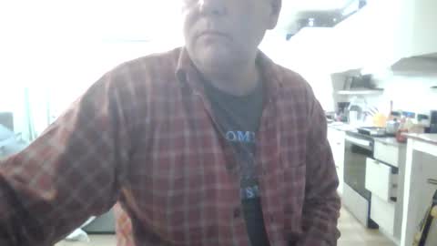 Snapshot of 1029mn chatting on 11.11.25 Takin Profits online show from 11.11.25