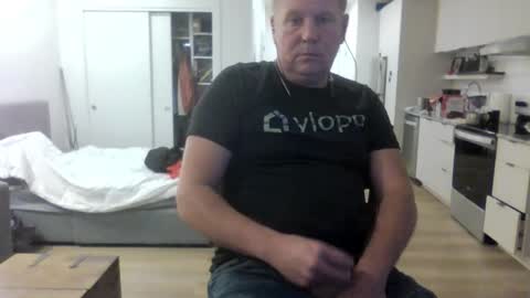 Snapshot of 1029mn chatting on 11.20.25 Takin Profits online show from 11.20.25