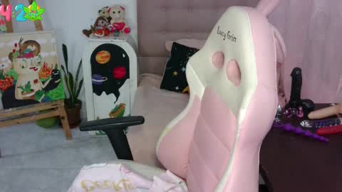 Snapshot of 111lucygrim111 chatting on 09.11.25 111lucygrim111 online show from 09.11.25