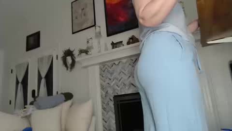 Aurora Willows online show from 10.14.25