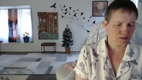 Aurora Willows online show from 11.29.25