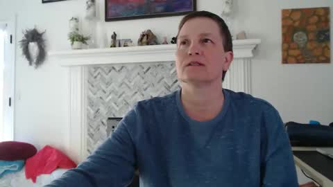 Aurora Willows online show from 04.04.26