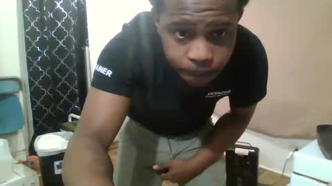 Snapshot of 123kingcrowder chatting on 12.17.25 123kingcrowder online show from 12.17.25