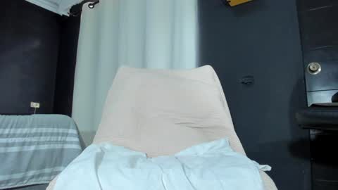 kim 04suarez online show from 01.11.25