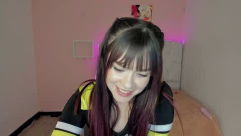 Snapshot of 18candy chatting on 12.16.24 18candy online show from 12.16.24