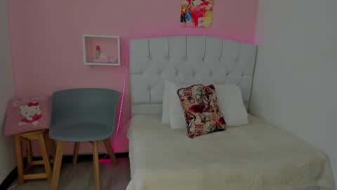 Snapshot of 18candy chatting on 12.31.24 18candy online show from 12.31.24