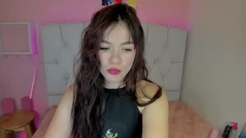 Snapshot of 18candy chatting on 02.19.25 18candy online show from 02.19.25