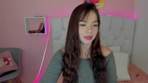 Snapshot of 18candy chatting on 02.25.25 18candy online show from 02.25.25