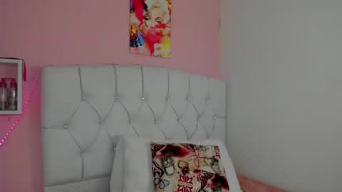 Snapshot of 18candy chatting on 09.15.25 18candy online show from 09.15.25