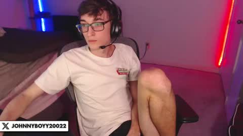 Snapshot of 18yrboyhot chatting on 09.10.25 19yrboyhot online show from 09.10.25