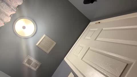 19bbc88 online show from 11.21.25