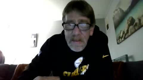 Snapshot of 1hunglo101 chatting on 11.16.25 1hunglo101 online show from 11.16.25