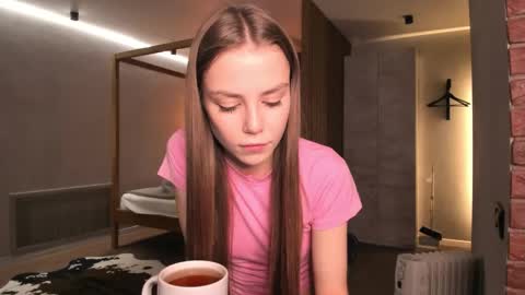 Lily 3 online show from 11.15.25