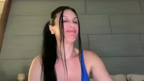 Onna online show from 10.20.25