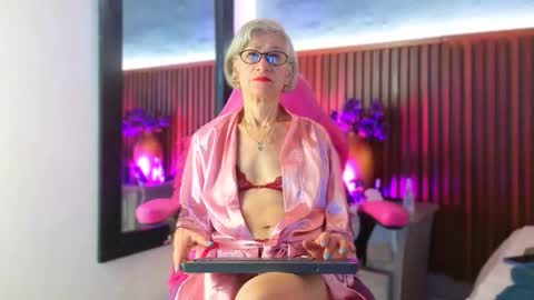 Miss Monserrate online show from 03.03.26