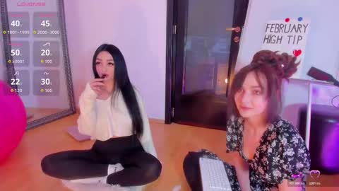 Snapshot of 1munique chatting on 02.18.26 Moona online show from 02.18.26