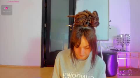 Snapshot of 1munique chatting on 02.19.26 Moona online show from 02.19.26