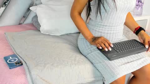 Snapshot of 1naughty_milf chatting on 12.14.24 Luisa online show from 12.14.24