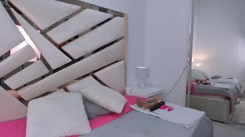 Snapshot of 1naughty_milf chatting on 02.08.25 Luisa online show from 02.08.25