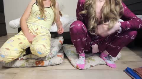 molly online show from 11.06.25