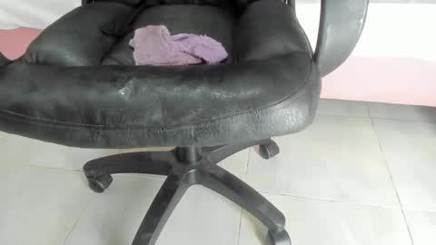 Isabella online show from 03.06.25