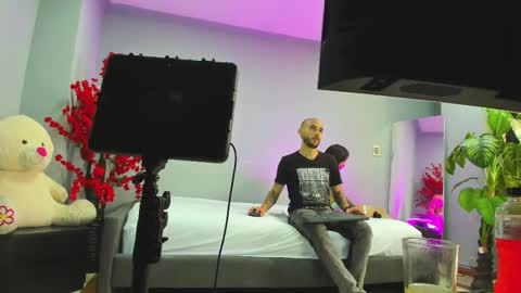 2_fire online show from 11.28.25