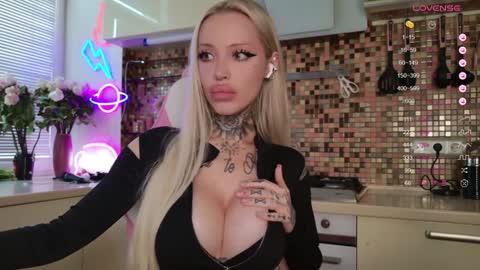 Snapshot of 2badforyou chatting on 02.07.25     30 NOV  online show from 02.07.25