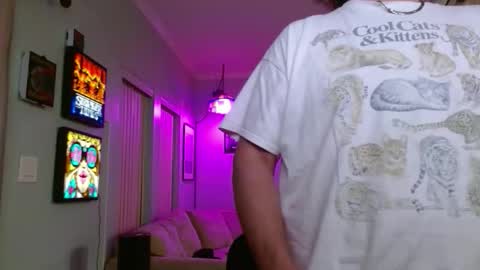 Snapshot of 2dirtyhillbillies chatting on 02.25.26 ThrillBilly online show from 02.25.26