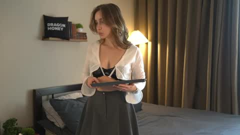 Elley  online show from 05.13.26