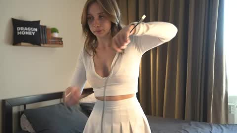 Elley  online show from 05.19.26
