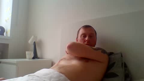 Snapshot of 2ndlipeater chatting on 03.03.26 Girts online show from 03.03.26