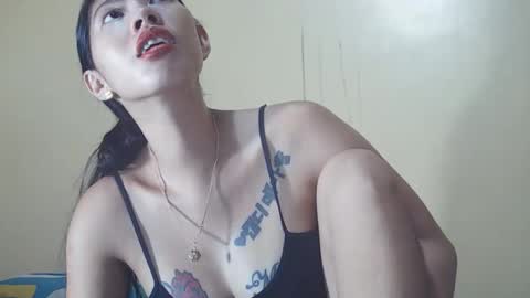 Snapshot of 2pinaybeauty chatting on 11.06.25 2pinaybeauty online show from 11.06.25