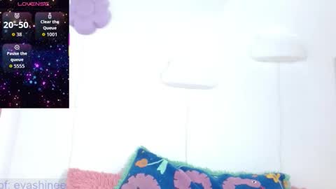 Snapshot of 333w4zh1n3 chatting on 11.02.25 Eva online show from 11.02.25