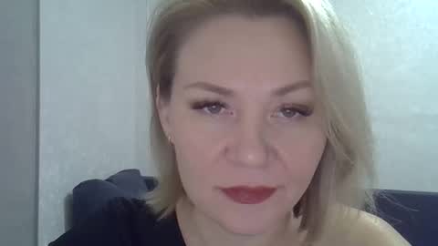 Snapshot of 3susie chatting on 10.14.25 3susie online show from 10.14.25