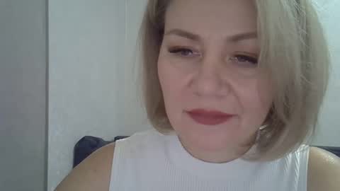 Snapshot of 3susie chatting on 10.17.25 3susie online show from 10.17.25