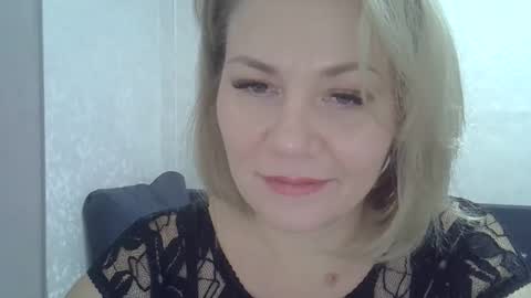 Snapshot of 3susie chatting on 10.29.25 3susie online show from 10.29.25