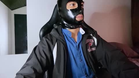 Snapshot of 3v1l_ chatting on 11.02.25 E V I L online show from 11.02.25