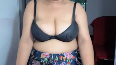 Sexy-Gujju online show from 08.08.26