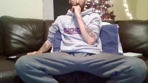 420feetloverr420 online show from 11.19.25