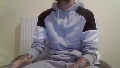 420feetloverr420 online show from 11.28.25