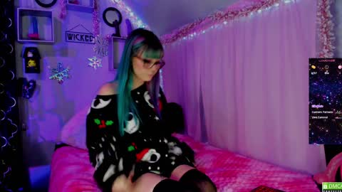 Snapshot of 4kfucktoy chatting on 12.20.24 Mo online show from 12.20.24