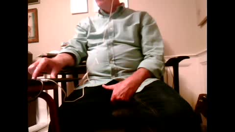 Snapshot of 4uguys chatting on 10.06.25 4uguys online show from 10.06.25