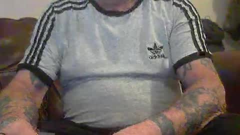 Snapshot of 50horn chatting on 02.09.25 50horn online show from 02.09.25