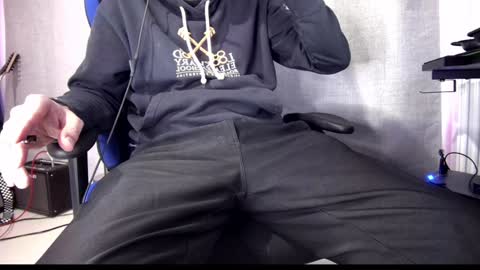 Larese Carlo online show from 12.02.24