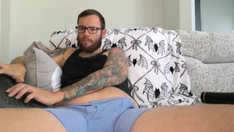 Snapshot of 662am chatting on 10.23.25 the662am online show from 10.23.25