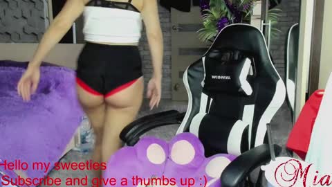 Mia my pvt is open and lovense is active online show from 12.07.24