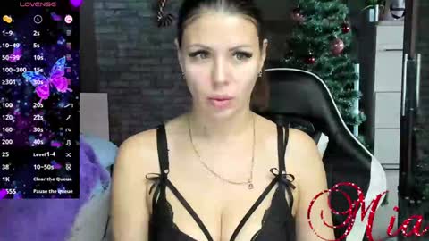 Mia my pvt is open and lovense is active online show from 01.06.25